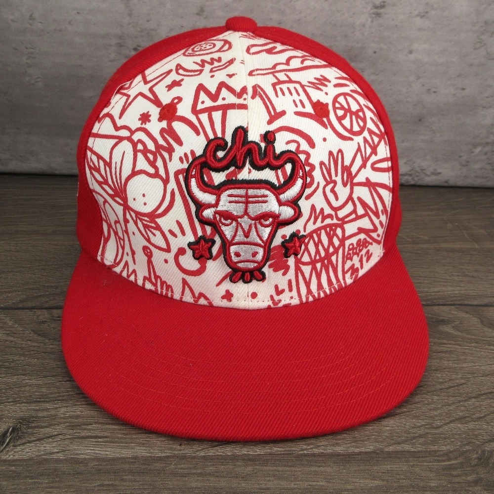 Chicago Bulls Hat Cap Mens Snap Back Red NBA Basketball Artist Series Melonwear